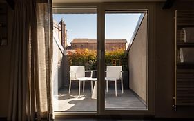 Rb Del Teatro&Apartaments
